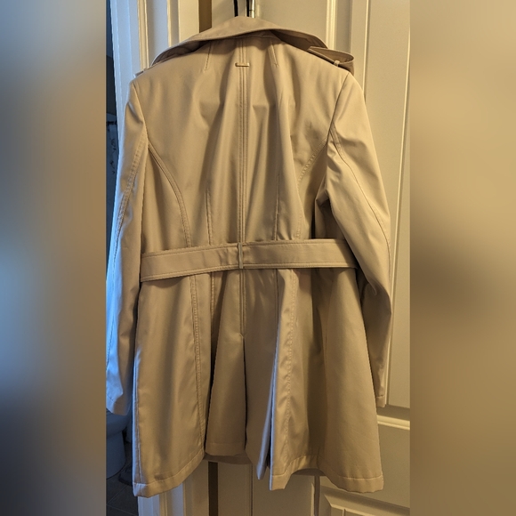 Calvin Klein trench coat - Picture 4 of 11